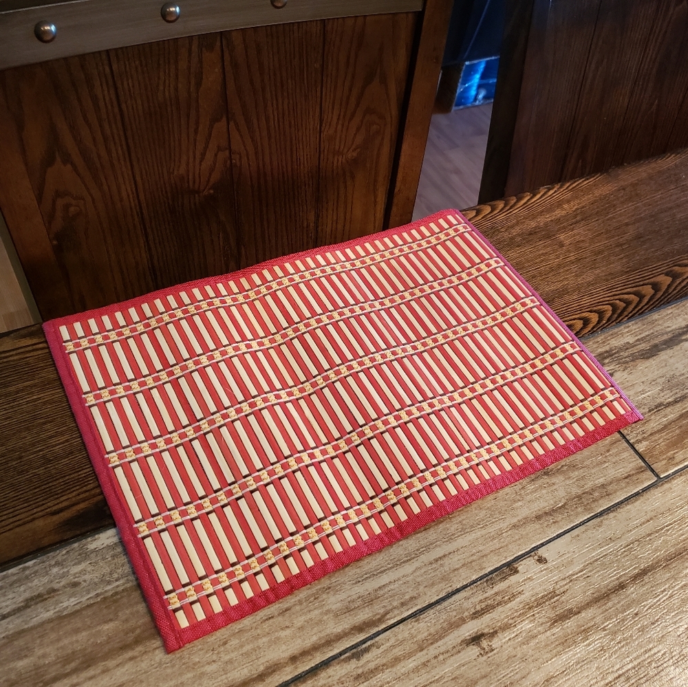 DECORATIVE PLACEMAT SET - Picture 2 of 5